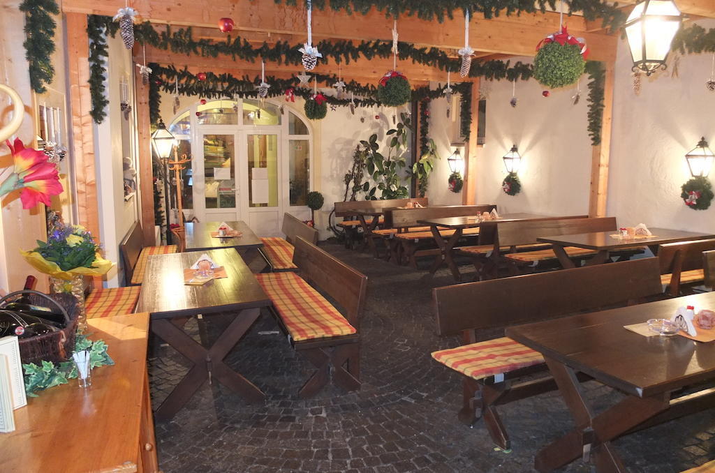 Gasthof Ludl Groß-Enzersdorf Dış mekan fotoğraf