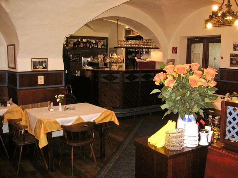 Gasthof Ludl Groß-Enzersdorf Dış mekan fotoğraf