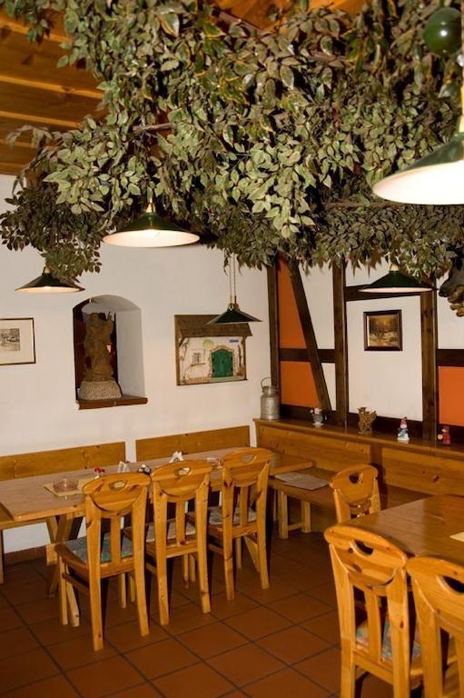 Gasthof Ludl Groß-Enzersdorf Dış mekan fotoğraf